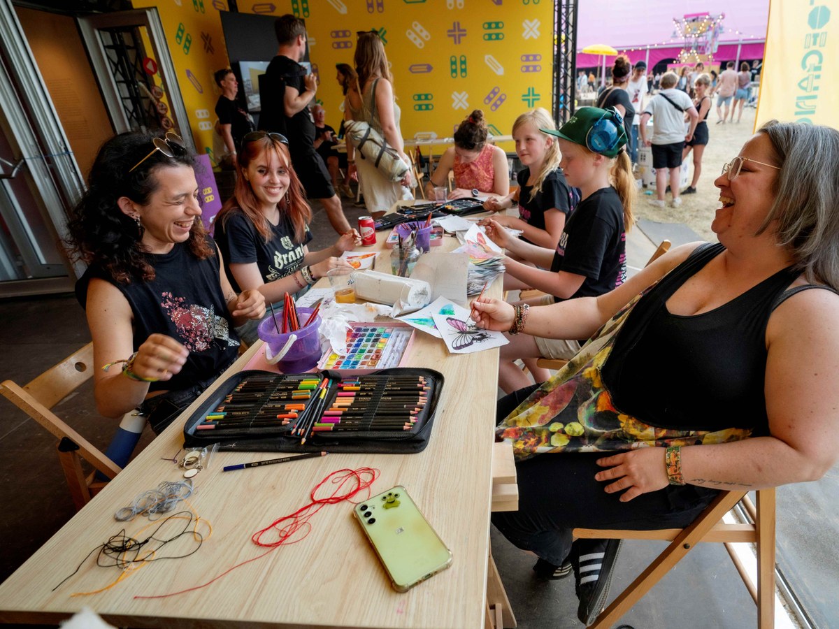 Pop-up museum: Stanley Donwood and Thom Yorke at Pinkpop