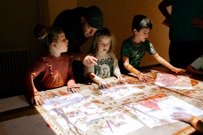 Christmas holidays: Christmas Bingo scavenger hunt