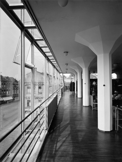 16. Glaspaleis Modehuis Schunck, 1936.png