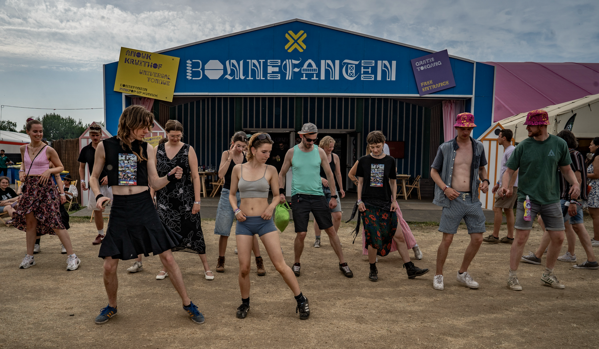 Bonnefanten Pop-up museum RAVE CAVE op Pinkpop